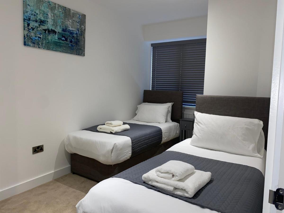Roomotel - Broadoaks Apartments Солігалл Екстер'єр фото